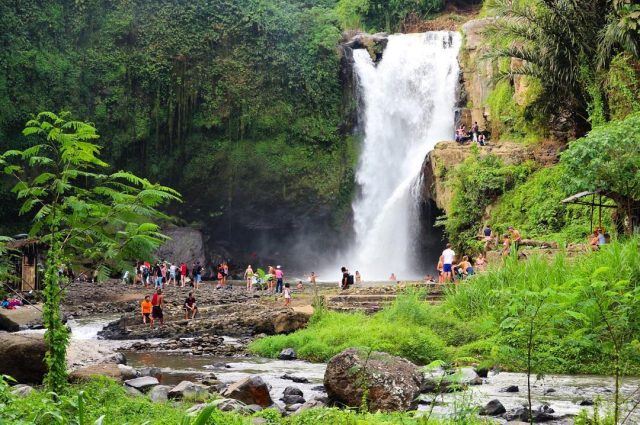 air terjun tegenungan