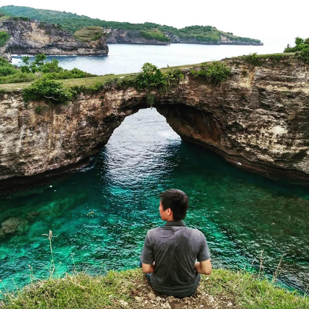 pantai pasih uug atau broken beach