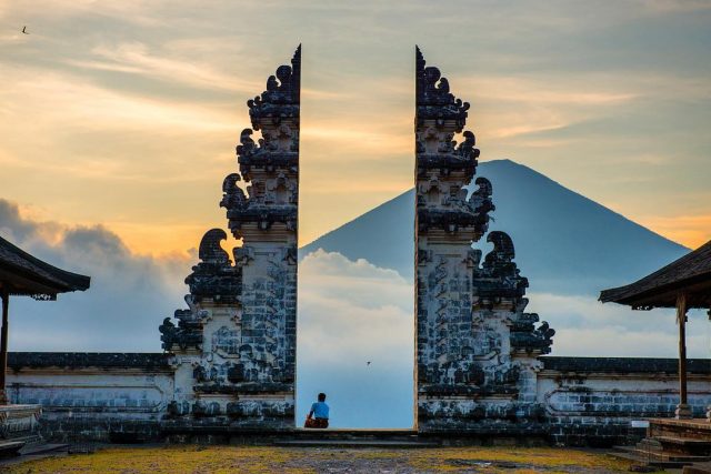 Wisata Pura Luhur Uluwatu