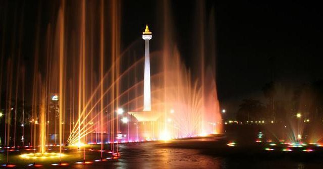 Monas malam hari