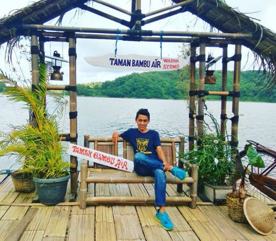 Taman bambu air waduk sermo