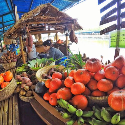 Pasar terapung lembang