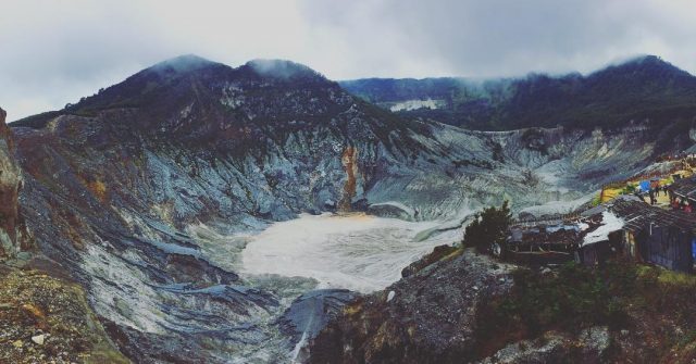 Tangkuban perahu