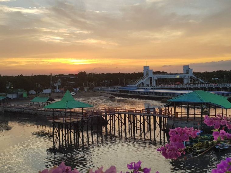 pantai kenjeran